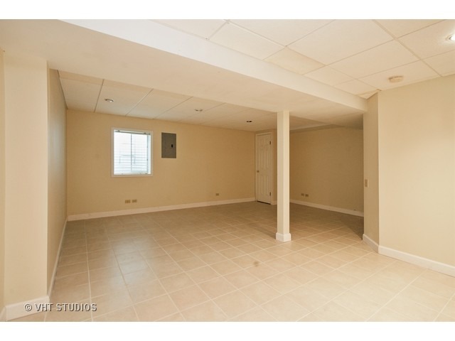 4593 Jade Ln, Hoffman Estates, IL 60192 photo 4