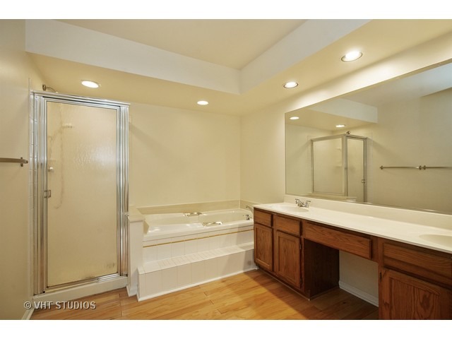 4593 Jade Ln, Hoffman Estates, IL 60192 photo 9