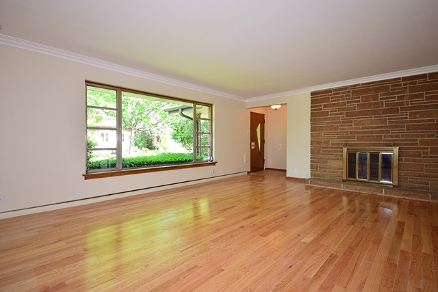 237 Blackhawk Rd, Riverside, IL 60546 photo 2