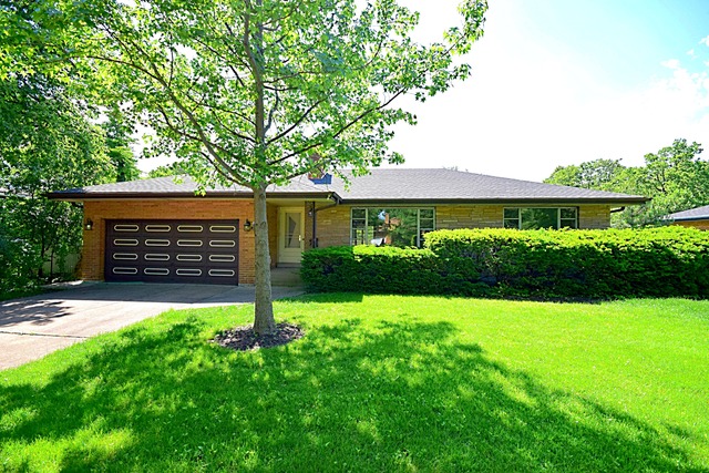 237 Blackhawk Rd, Riverside, IL 60546 photo 1