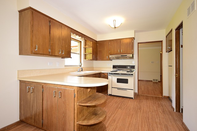 237 Blackhawk Rd, Riverside, IL 60546 photo 9