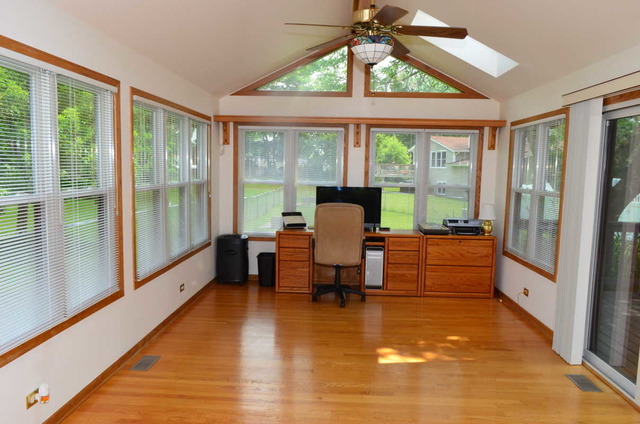 1395 Freeman Rd, Hoffman Estates, IL 60192 photo 18