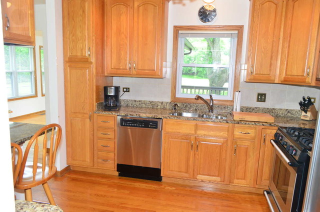 1395 Freeman Rd, Hoffman Estates, IL 60192 photo 7