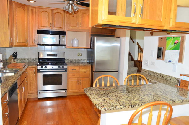 1395 Freeman Rd, Hoffman Estates, IL 60192 photo 10
