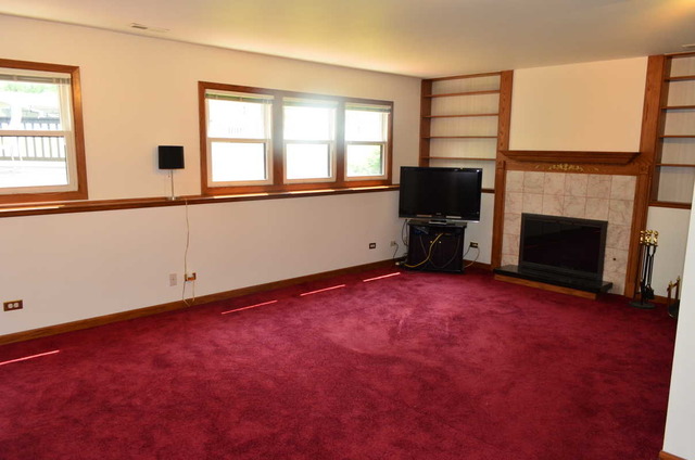 1395 Freeman Rd, Hoffman Estates, IL 60192 photo 6
