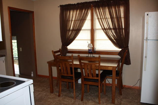 735 Washington Ave, Dixon, IL 61021 photo 6