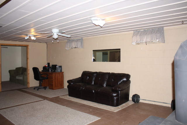 735 Washington Ave, Dixon, IL 61021 photo 11