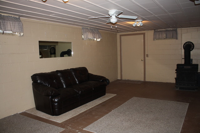 735 Washington Ave, Dixon, IL 61021 photo 12