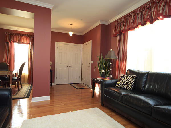 397 Bradbury Ln, Bartlett, IL 60103 photo 4