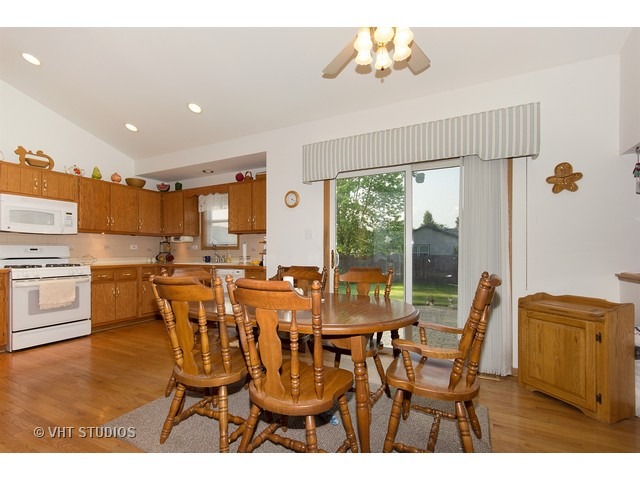 6503 Walter Adamic Ln, Plainfield, IL 60586 photo 3