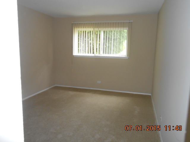 16 W571 Mockingbird Ln #105, Willowbrook, IL 60527 photo 8