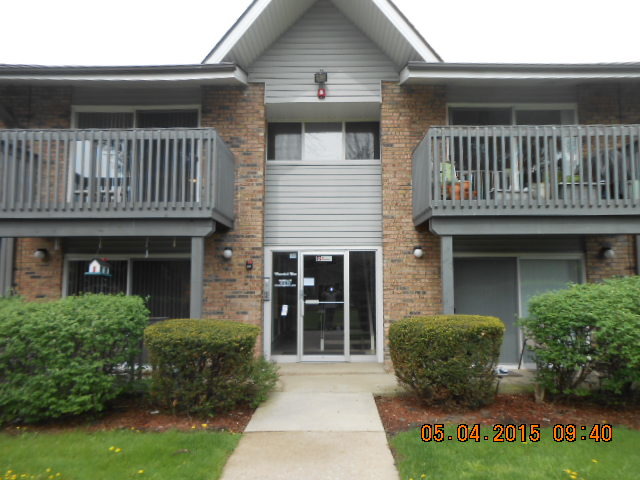 16 W571 Mockingbird Ln #105, Willowbrook, IL 60527 photo 1