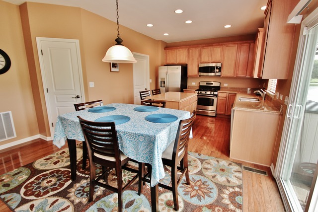 1390 Mcclellan Ct, Lake Villa, IL 60046 photo 8