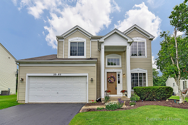2005 Royal Ln, Aurora, IL 60503 photo 1