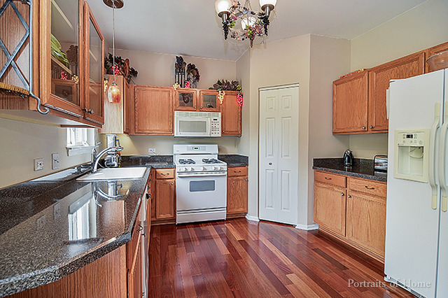 2005 Royal Ln, Aurora, IL 60503 photo 6