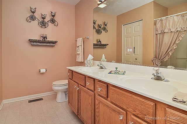 2005 Royal Ln, Aurora, IL 60503 photo 13