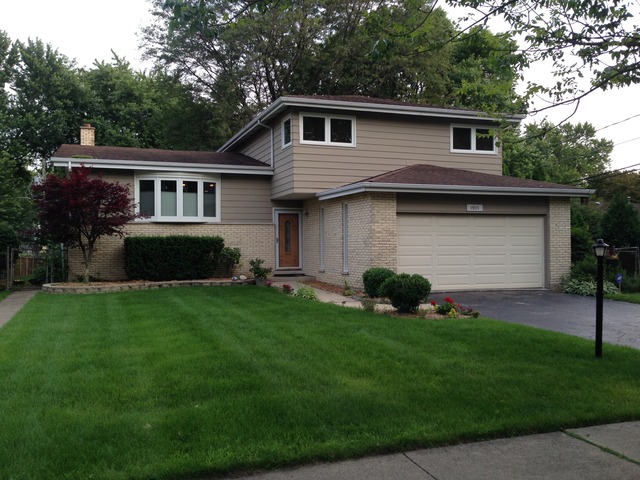 1903 E Maya Ln, Mount Prospect, IL 60056 photo 1