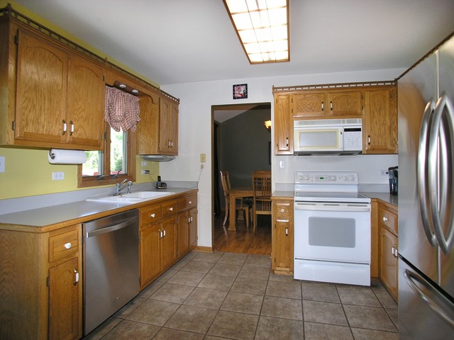 13031 S Hadfield Dr, Plainfield, IL 60585 photo 5