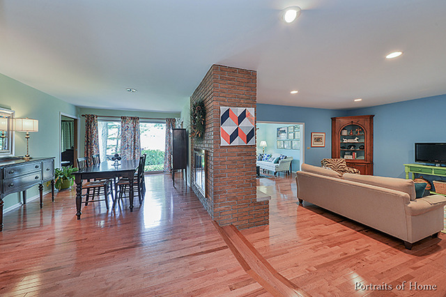 1010 Eddy Ct, Wheaton, IL 60187 photo 3
