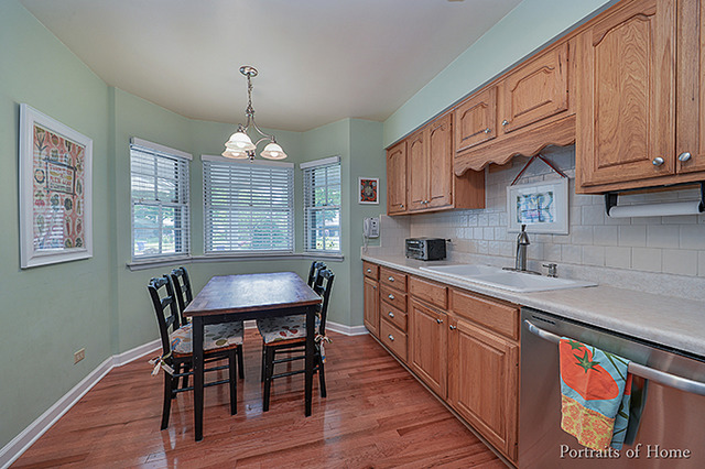 1010 Eddy Ct, Wheaton, IL 60187 photo 9