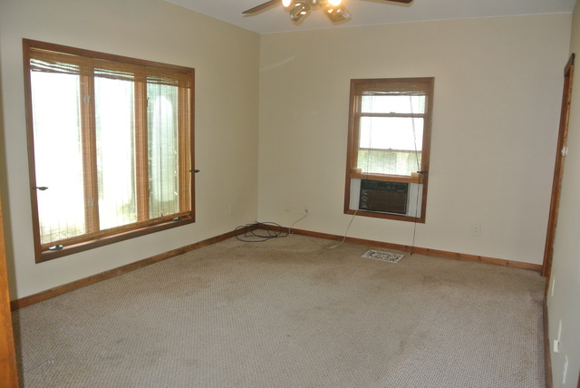 218 E Dearborn St, Plano, IL 60545 photo 7
