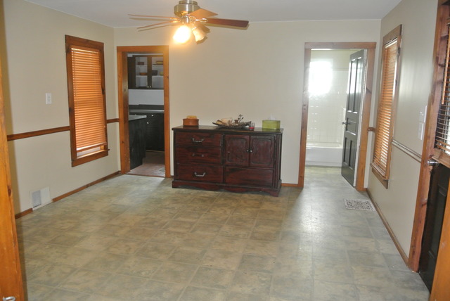 218 E Dearborn St, Plano, IL 60545 photo 5