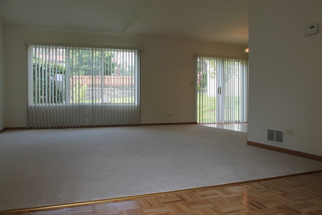 836 Park Bluff Cir, Elgin, IL 60120 photo 2