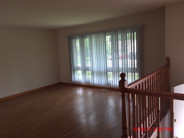 1088 Valley Stream Dr, Wheeling, IL 60090 photo 4