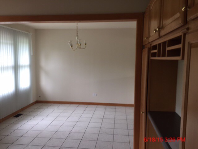 1088 Valley Stream Dr, Wheeling, IL 60090 photo 5