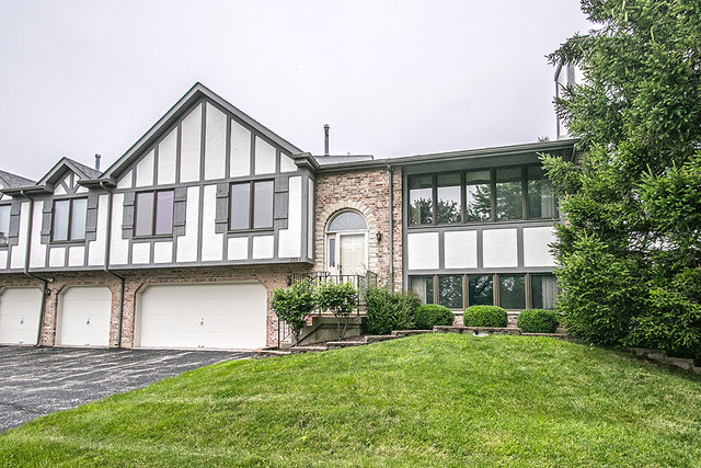2320 Olde Mill Rd, Plainfield, IL 60586 photo 1