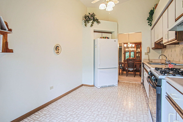 2320 Olde Mill Rd, Plainfield, IL 60586 photo 10