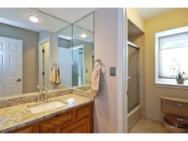 2 S012 Tree Tops Ln, Wheaton, IL 60189 photo 18