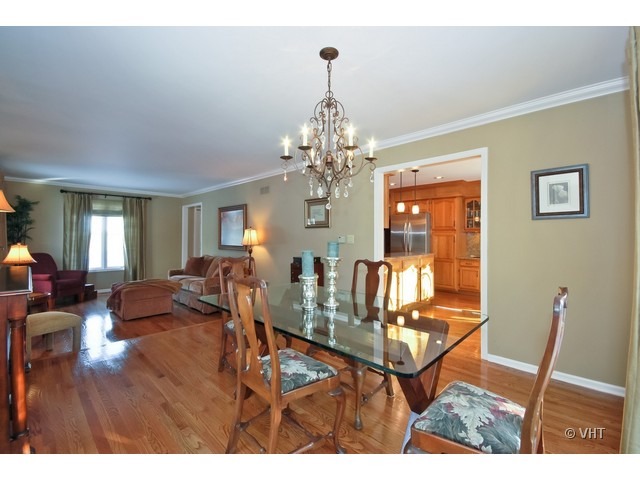 2 S012 Tree Tops Ln, Wheaton, IL 60189 photo 8
