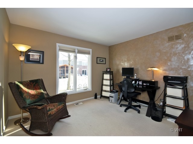 2 S012 Tree Tops Ln, Wheaton, IL 60189 photo 10