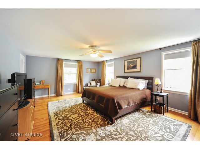 3132 Walden Ln, Wilmette, IL 60091 photo 9