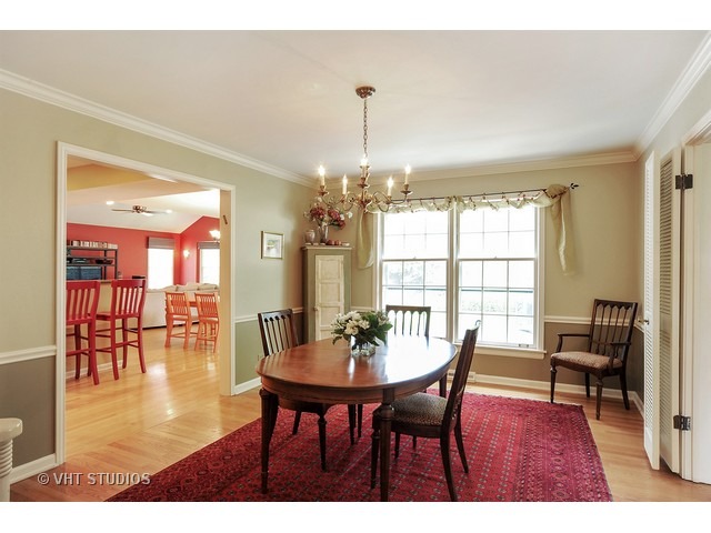 3132 Walden Ln, Wilmette, IL 60091 photo 5