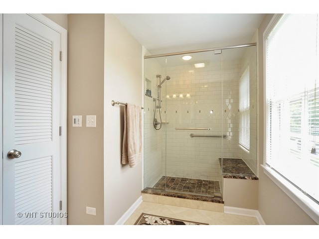 3132 Walden Ln, Wilmette, IL 60091 photo 11