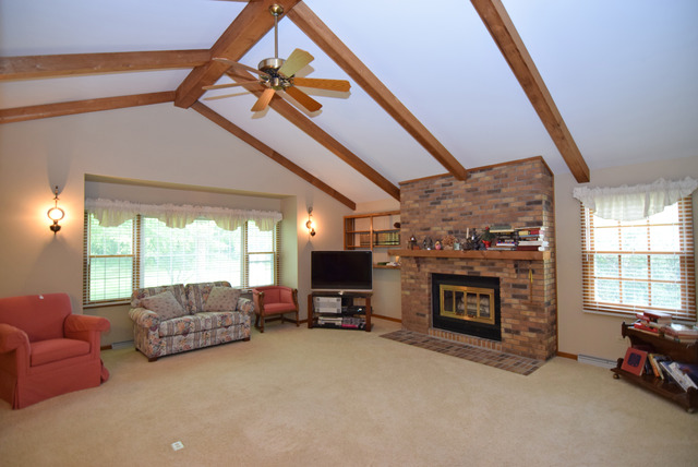 2053 Monday Dr, Elgin, IL 60123 photo 2