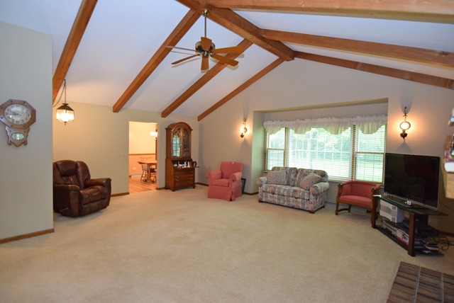 2053 Monday Dr, Elgin, IL 60123 photo 5