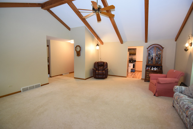 2053 Monday Dr, Elgin, IL 60123 photo 6