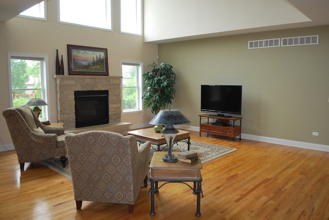 22833 Weinhold Dr, Plainfield, IL 60585 photo 2