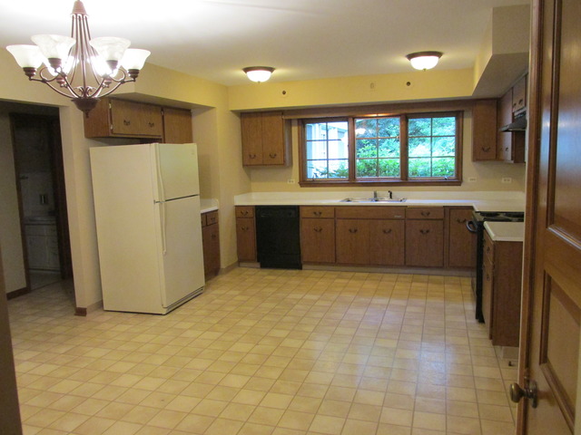 3119 Riverstream Dr, Mchenry, IL 60050 photo 5