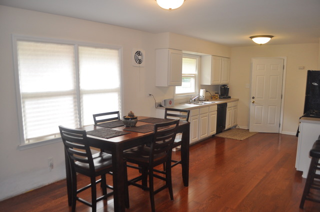 209 S Edison Ave, Elgin, IL 60123 photo 8