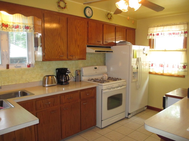 17548 Walter St, Lansing, IL 60438 photo 3