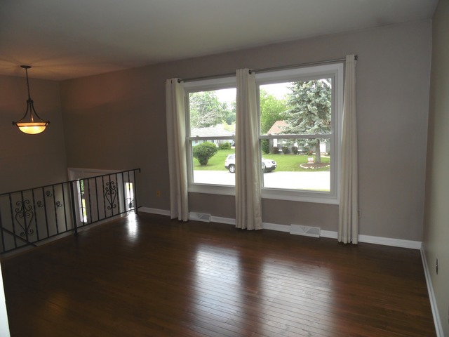 2415 Fairview Ln, Mchenry, IL 60051 photo 4