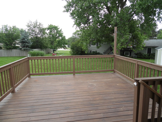 2415 Fairview Ln, Mchenry, IL 60051 photo 9