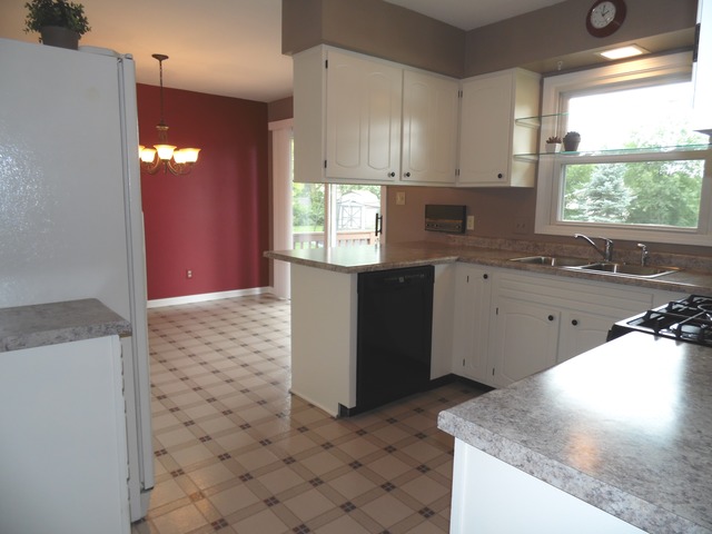 2415 Fairview Ln, Mchenry, IL 60051 photo 7