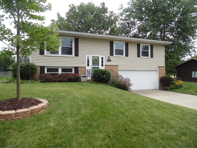2415 Fairview Ln, Mchenry, IL 60051 photo 1