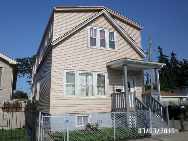1515 N Ridgeway Ave, Chicago, IL 60651 photo 1