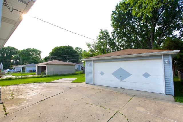 86 E Wrightwood Ave, Glendale Heights, IL 60139 photo 3